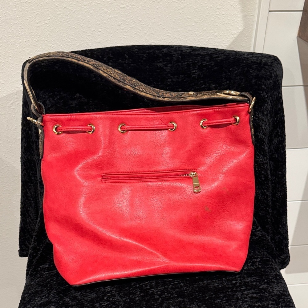 Red Shoulder Bag - Picture 3 of 6